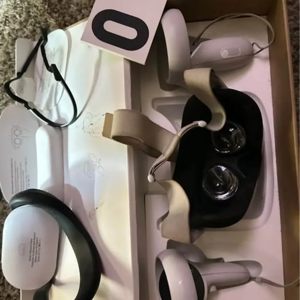 MetaQuest 2- 256g w/original box/packaging